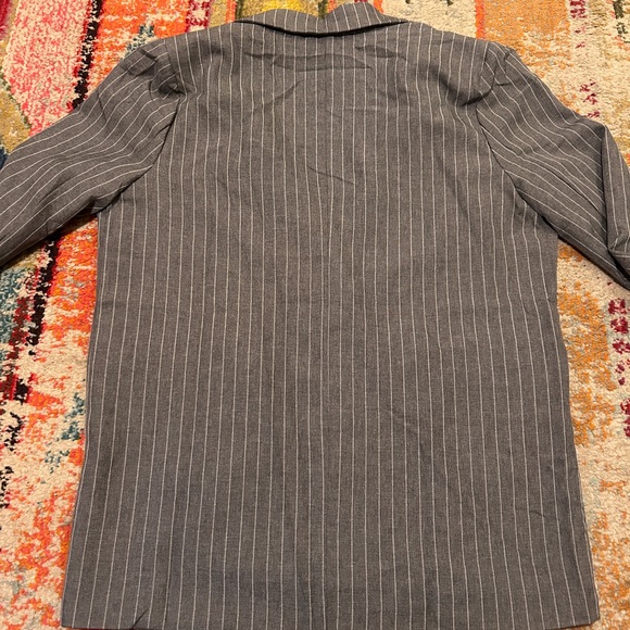 Lulu's Convincing Charisma Grey Pinstriped Blazer. Size S - Picture 4 of 6